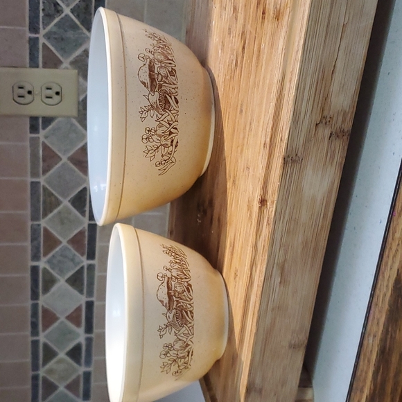 Pyrex Forest Fancies. 750ml and 1.5l small. - Picture 2 of 7